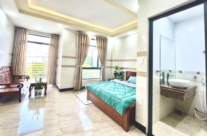 Cho thuê căn hộ dịch vụ 1 phòng ngủ, ban công đường Trần Thị Trọng